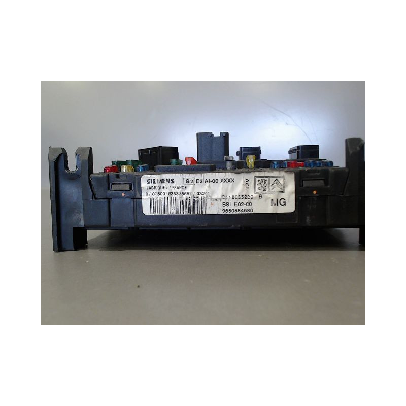 BOITIER GESTION HABITACLE PEUGEOT 206 5P