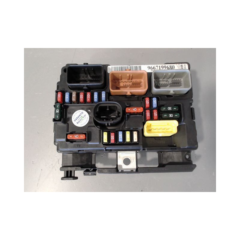 BOITE A FUSIBLES CITROEN DS3 2009-