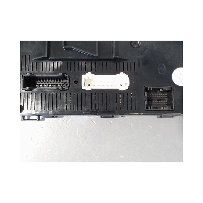BOITIER GESTION HABITACLE RENAULT CLIO