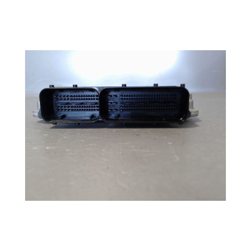 CALCULATEUR MOTEUR VOLKSWAGEN CADDY