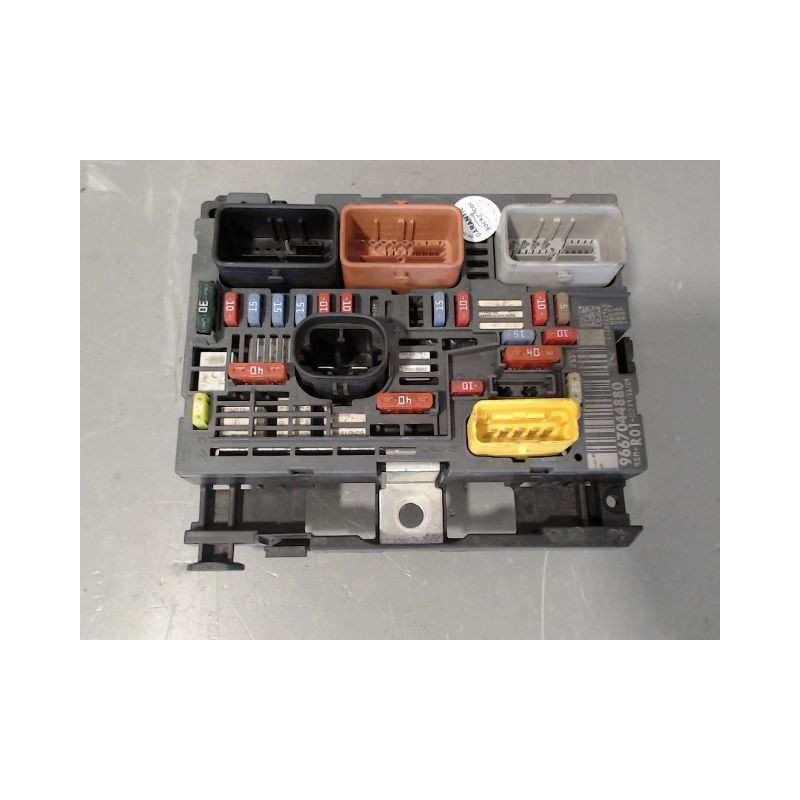 BOITE A FUSIBLES CITROEN C4 PICASSO