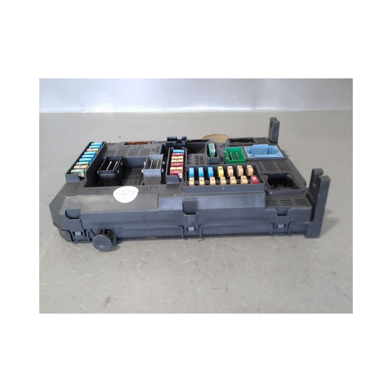 BOITIER GESTION HABITACLE PEUGEOT 2008 Phase 1 2013-...