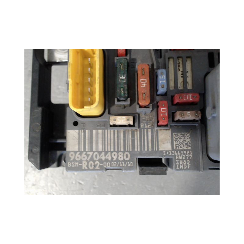 BOITE A FUSIBLES CITROEN C4 PICASSO