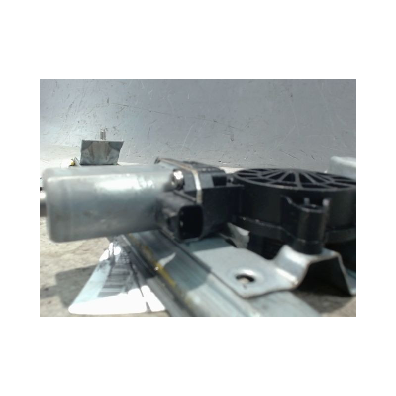MECANISME+MOTEUR LEVE-GLACE AVANT GAUCHE DACIA LODGY
