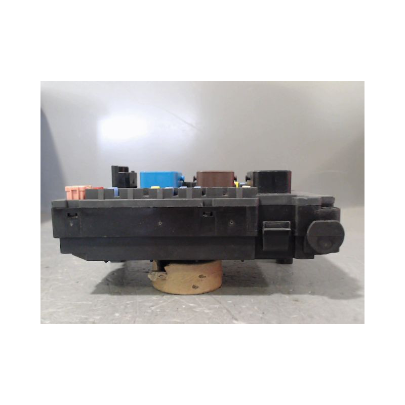 BOITE A FUSIBLES CITROEN C4