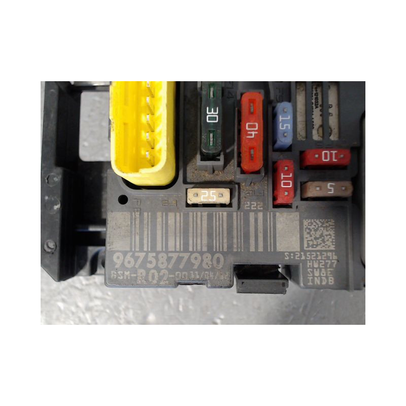 BOITE A FUSIBLES CITROEN C4