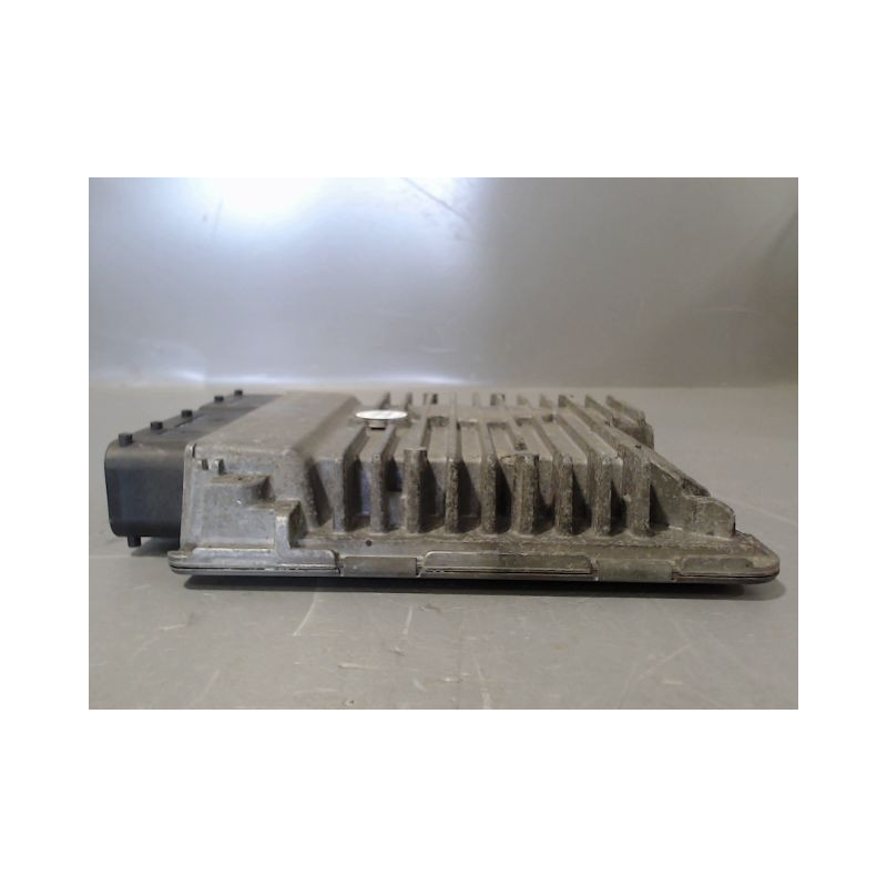 CALCULATEUR MOTEUR AUDI A1