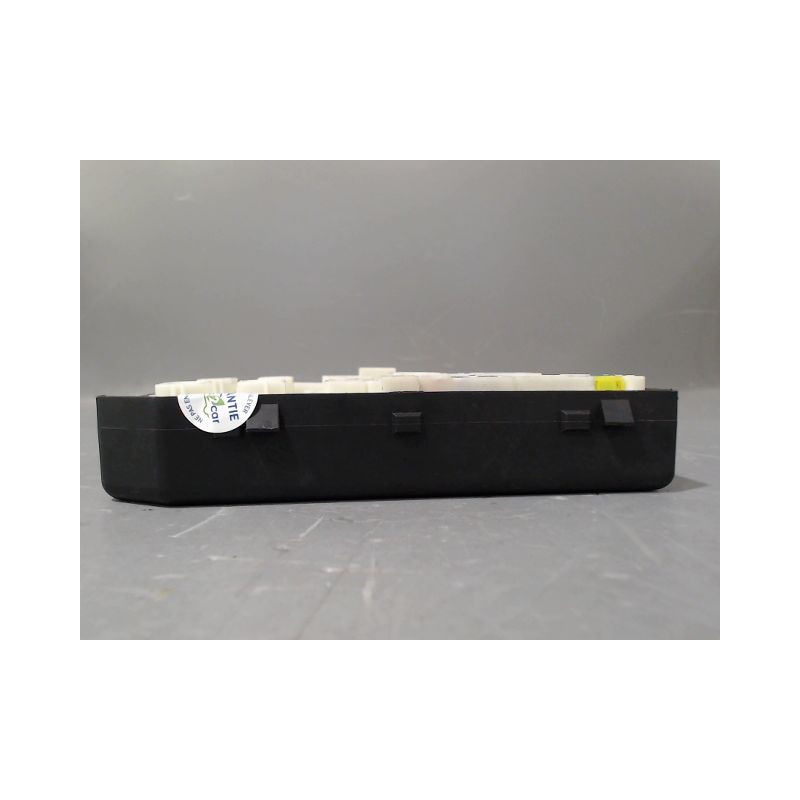 BOITE A FUSIBLES RENAULT MEGANE