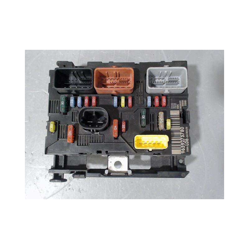 BOITE A FUSIBLES CITROEN C4