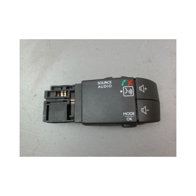COMMANDE AUTORADIO DACIA SANDERO II Phase 1 2012-...