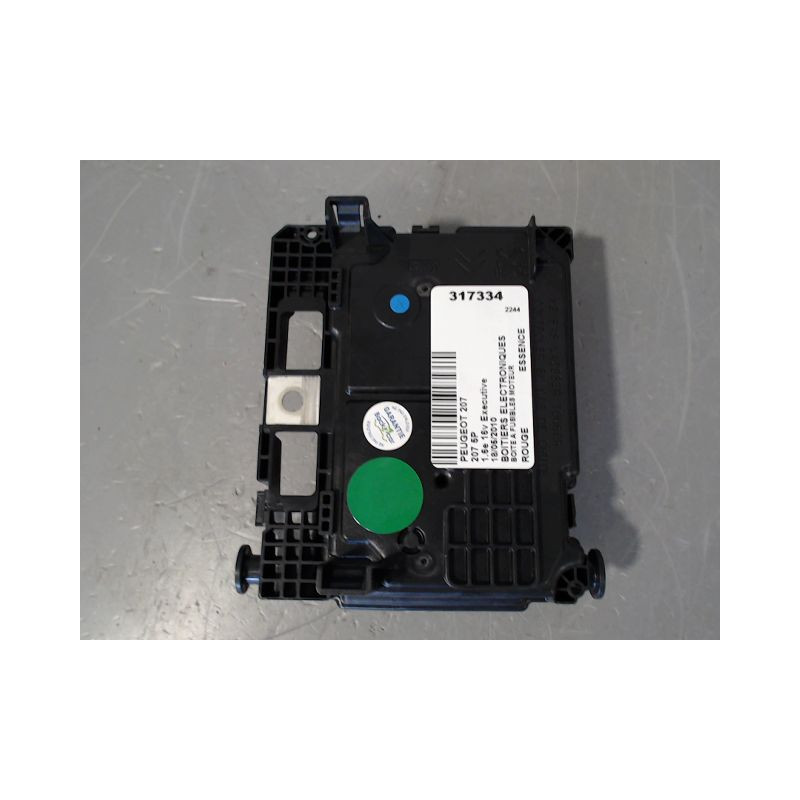 BOITE A FUSIBLES PEUGEOT 207 5P