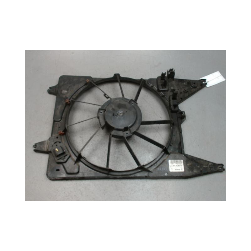 SUPPORT DE VENTILATEUR DACIA SANDERO 2008-
