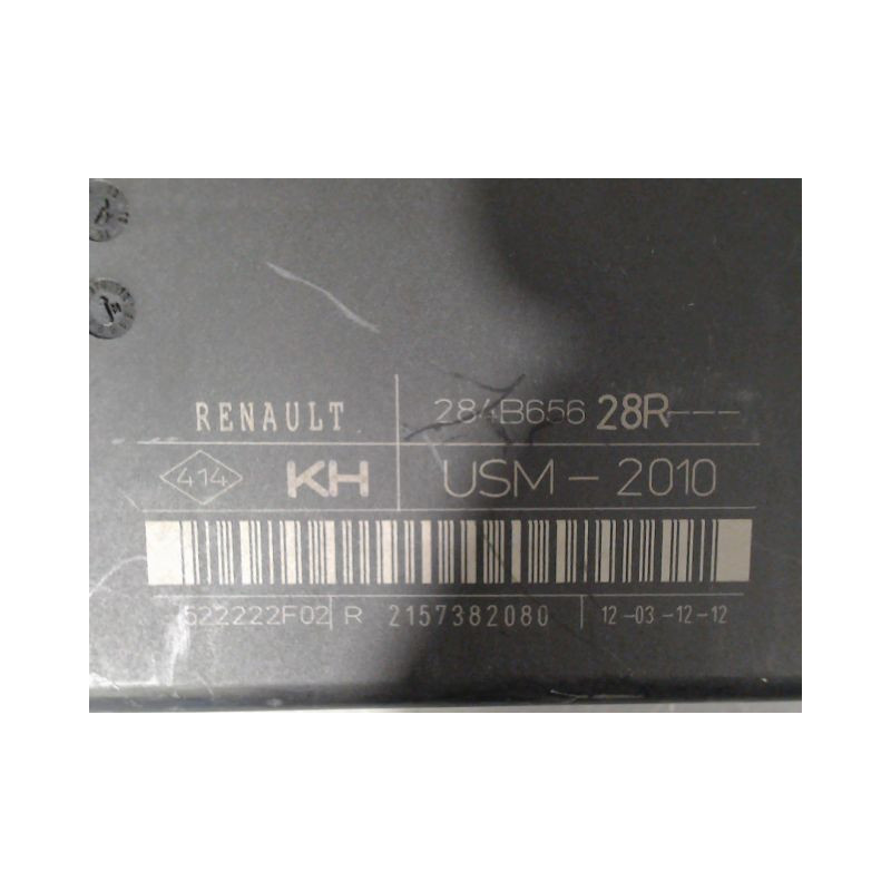BOITE A FUSIBLES RENAULT MEGANE