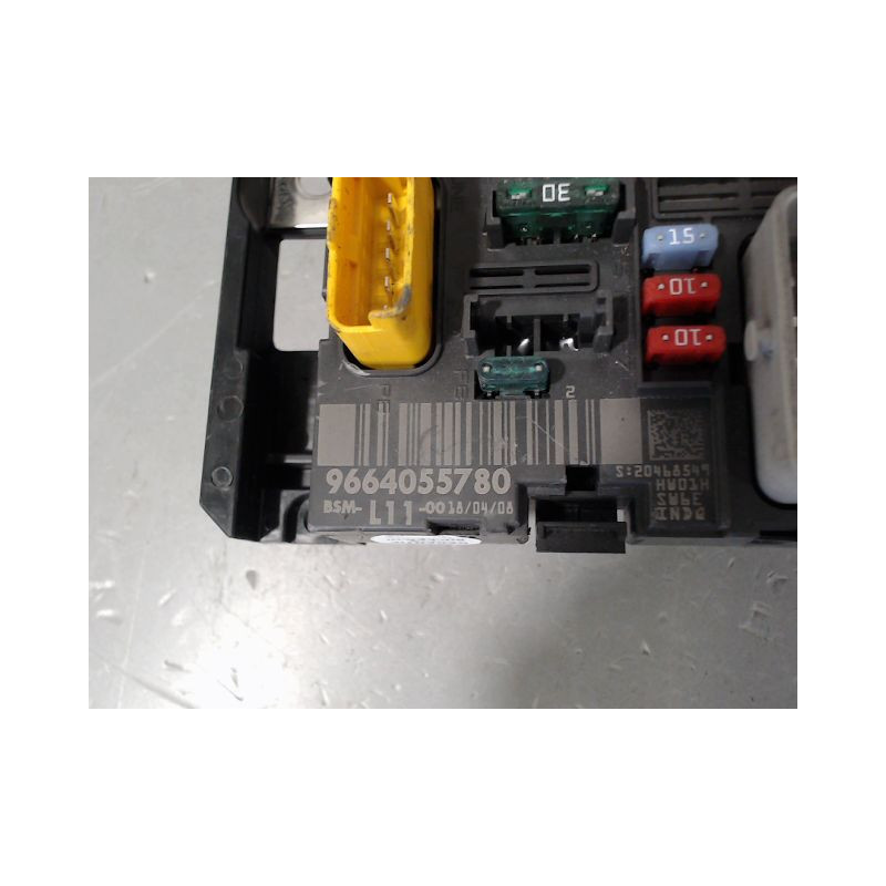 BOITE A FUSIBLES PEUGEOT 207 5P