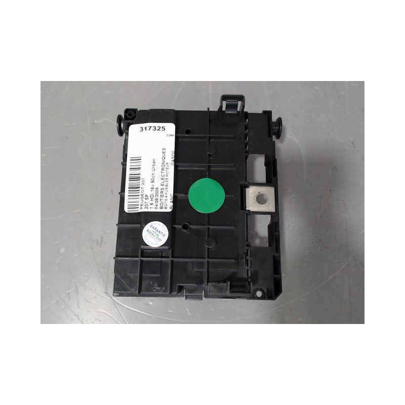 BOITE A FUSIBLES PEUGEOT 207 5P