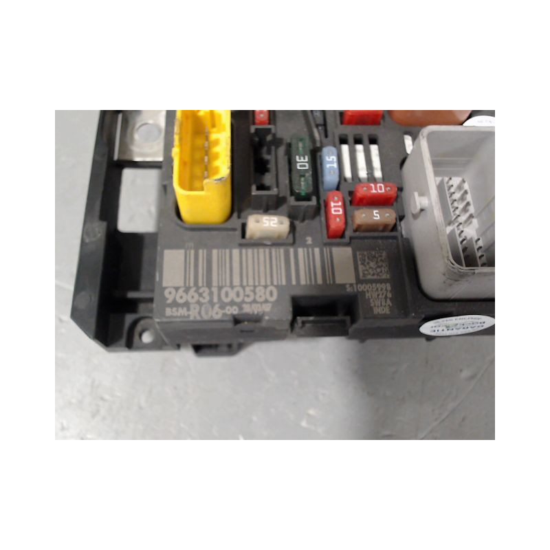 BOITE A FUSIBLES PEUGEOT 308 2007-