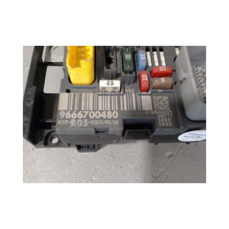 BOITE A FUSIBLES PEUGEOT 308 SW 2008-