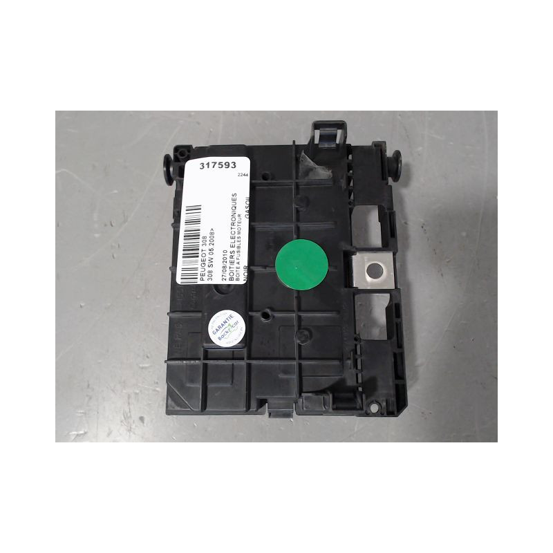 BOITE A FUSIBLES PEUGEOT 308 SW 2008-