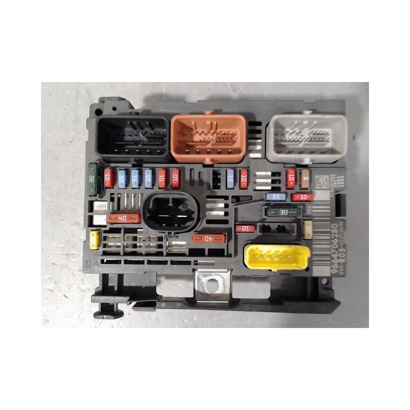 BOITE A FUSIBLES PEUGEOT 308 SW 2008-