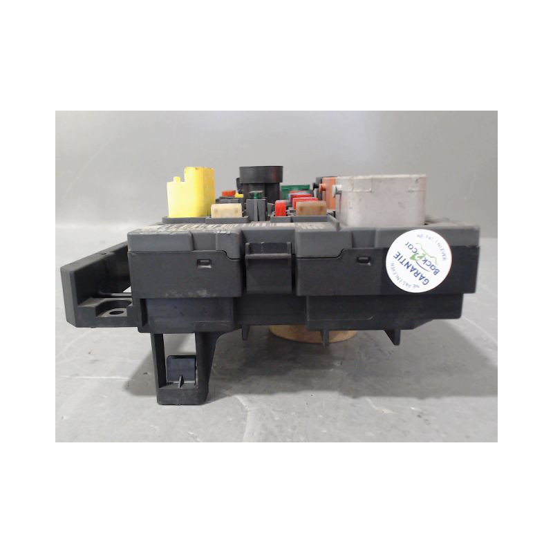BOITE A FUSIBLES PEUGEOT 308 SW 2008-