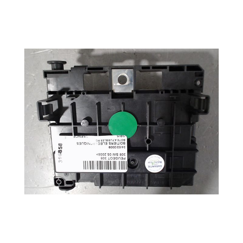 BOITE A FUSIBLES PEUGEOT 308 SW 2008-