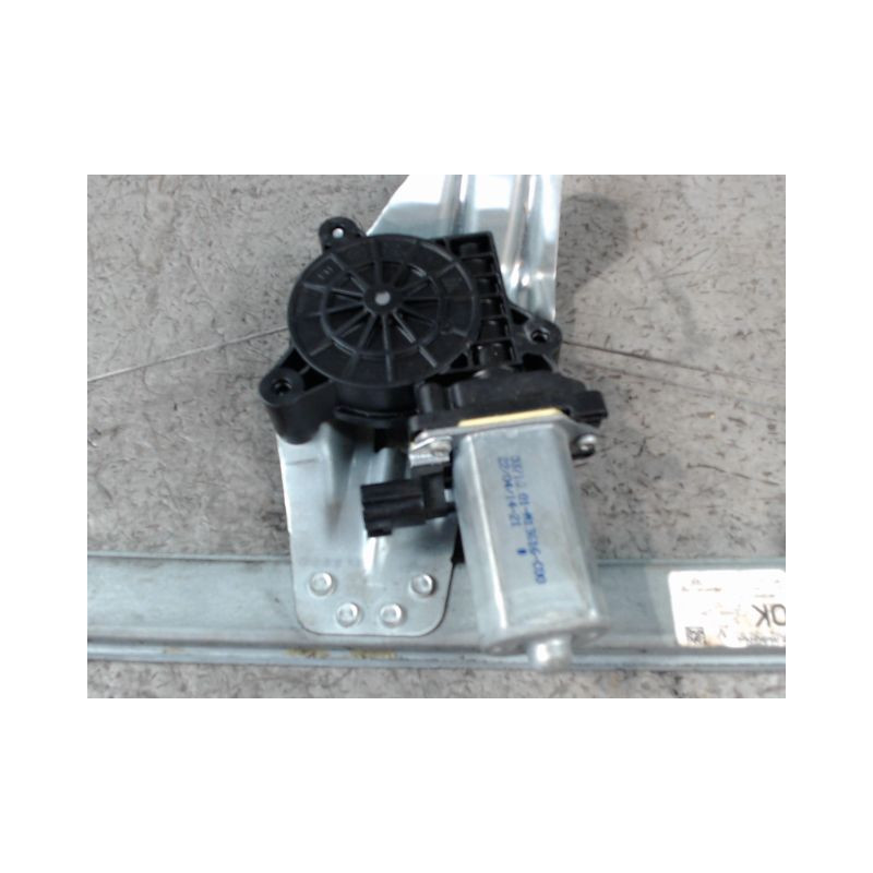 MECANISME+MOTEUR LEVE-GLACE AVANT DROIT DACIA SANDERO 2008-