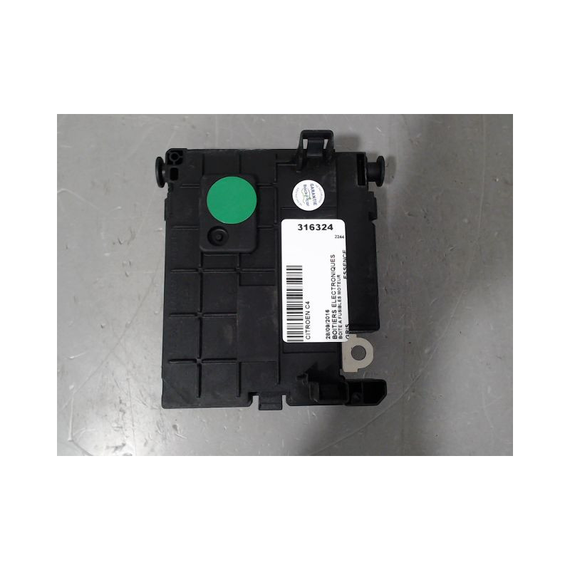 BOITE A FUSIBLES CITROEN C4