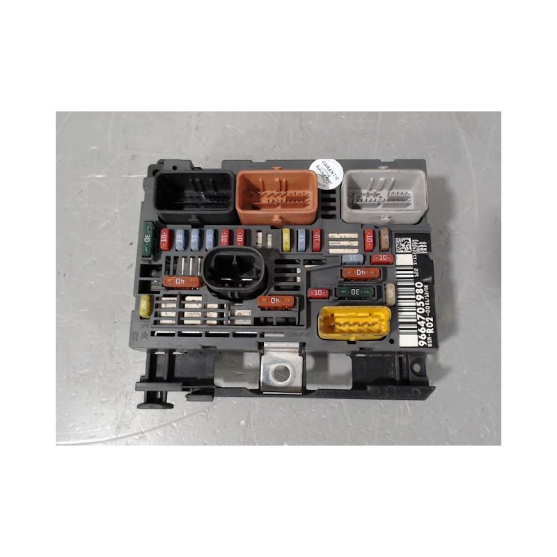 BOITE A FUSIBLES CITROEN C6