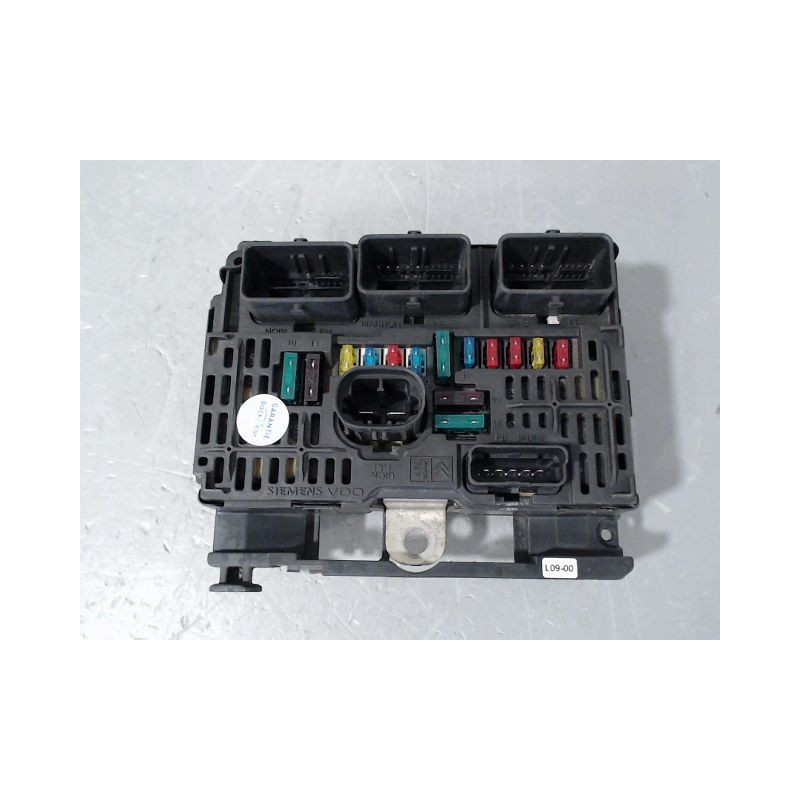 BOITE A FUSIBLES PEUGEOT 407 COUPE