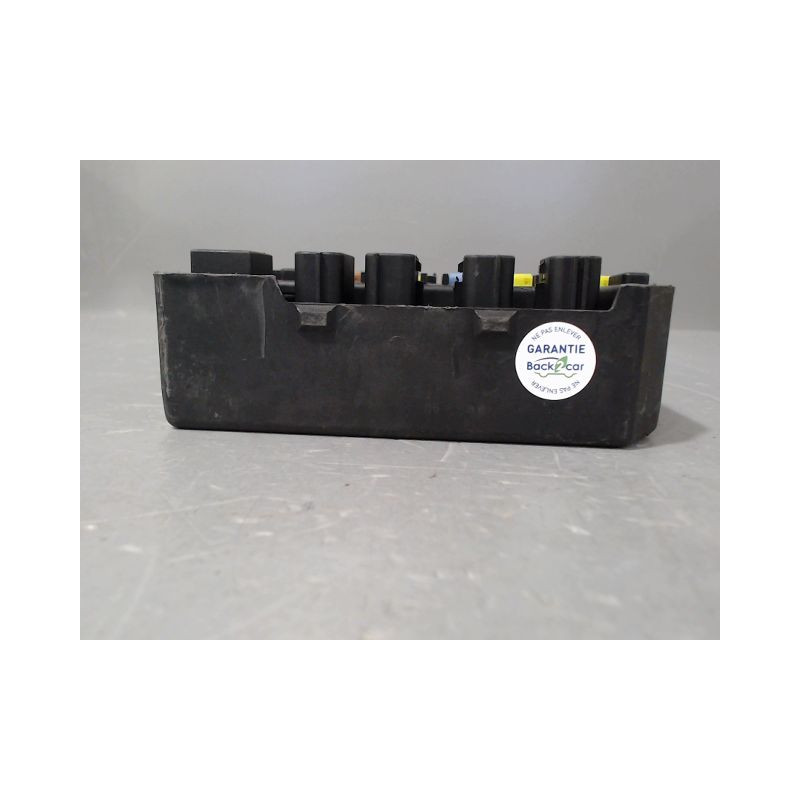 BOITE A FUSIBLES RENAULT MEGANE