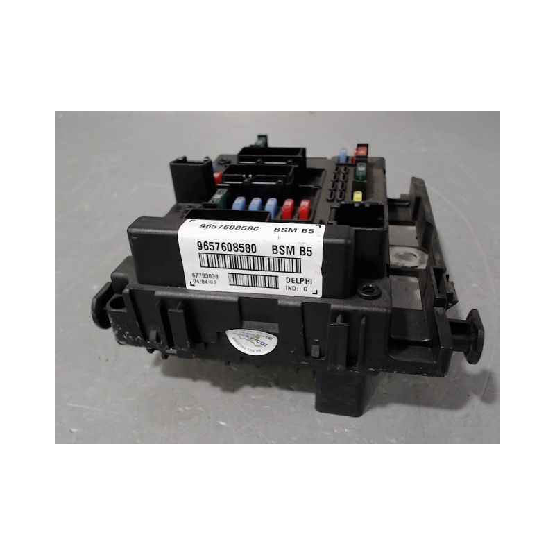 BOITE A FUSIBLES PEUGEOT 206 CC 2000-2007