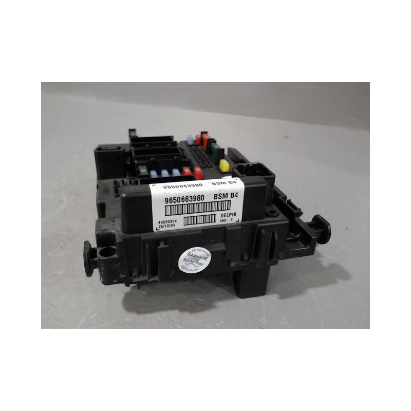 BOITE A FUSIBLES PEUGEOT 307 CC 03-05