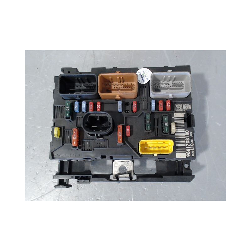 BOITE A FUSIBLES PEUGEOT 207 5P