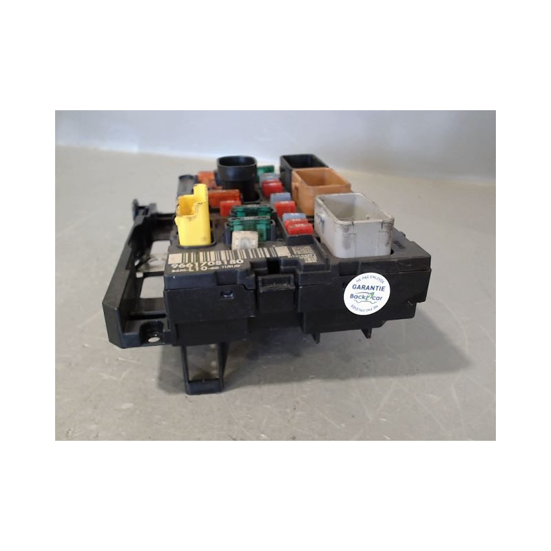 BOITE A FUSIBLES PEUGEOT 207 5P
