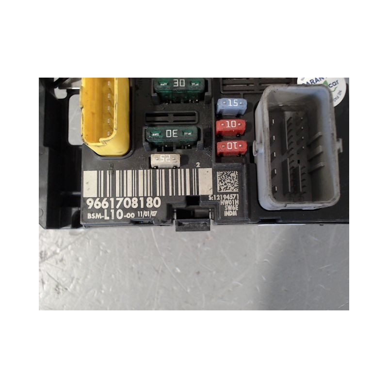 BOITE A FUSIBLES PEUGEOT 207 5P