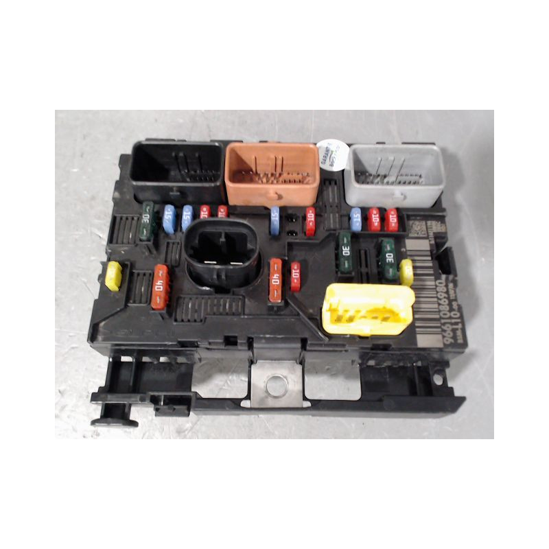 BOITE A FUSIBLES PEUGEOT 207 5P