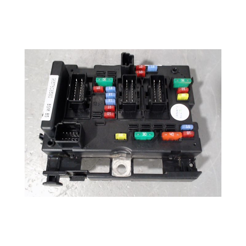 BOITE A FUSIBLES PEUGEOT 206+ 2009-