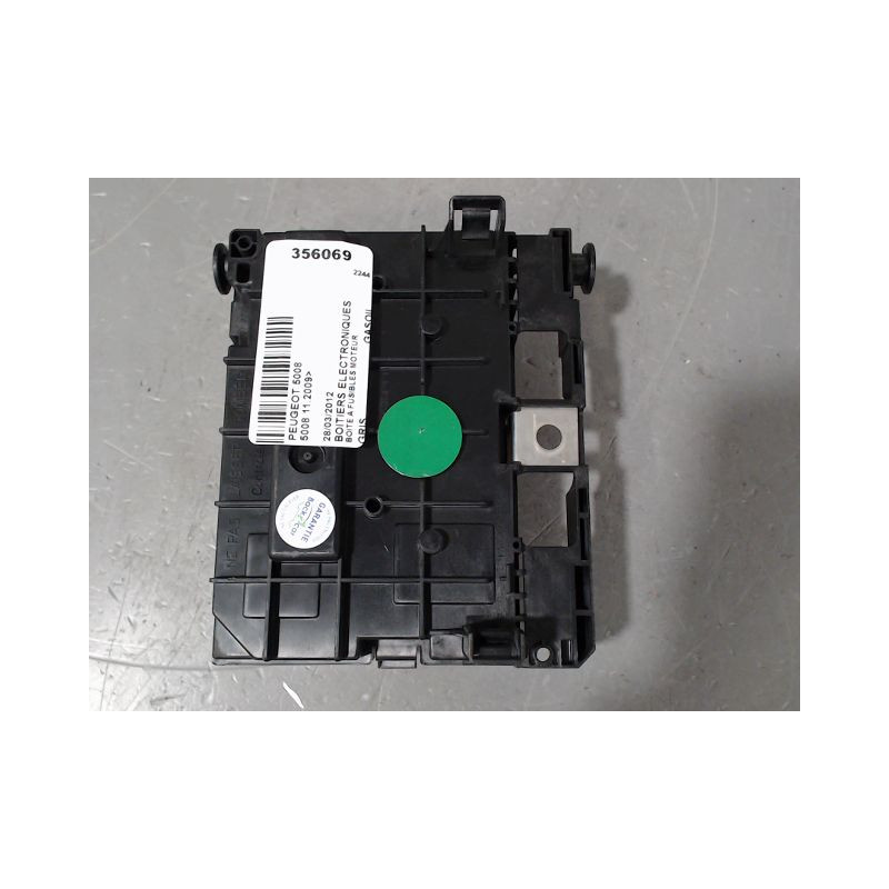 BOITE A FUSIBLES PEUGEOT 5008 2009-