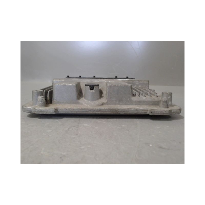 CALCULATEUR MOTEUR AUDI A3 2003-