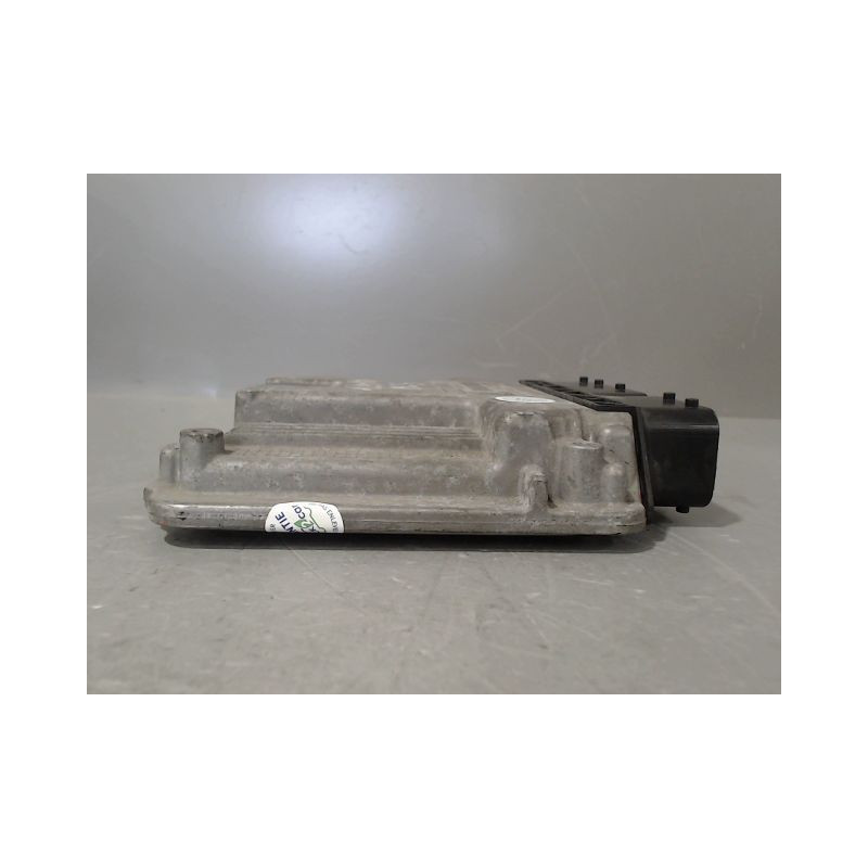 CALCULATEUR MOTEUR AUDI A3 2003-