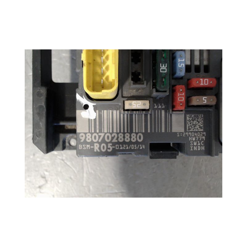 BOITE A FUSIBLES PEUGEOT PARTNER FGT 2002-