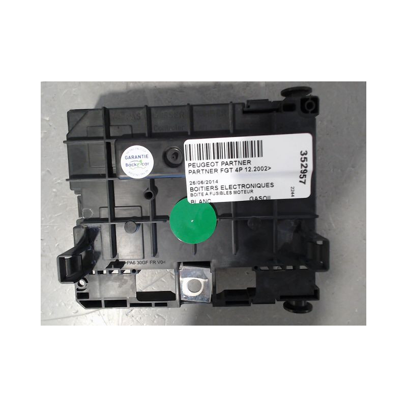 BOITE A FUSIBLES PEUGEOT PARTNER FGT 2002-