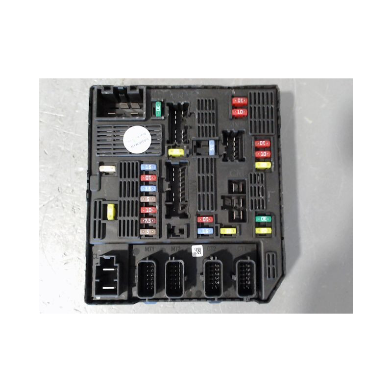 BOITE A FUSIBLES RENAULT SCENIC III 2009-
