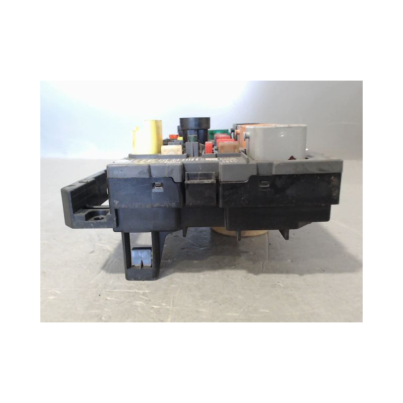 BOITE A FUSIBLES PEUGEOT 308 2011-