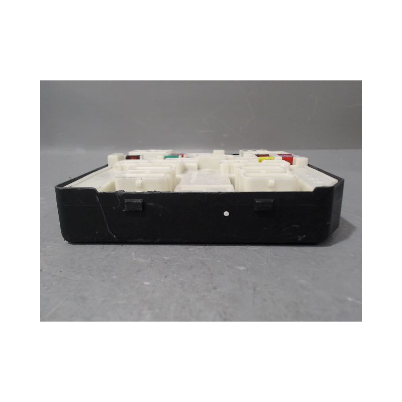 BOITE A FUSIBLES RENAULT SCENIC III 2009-