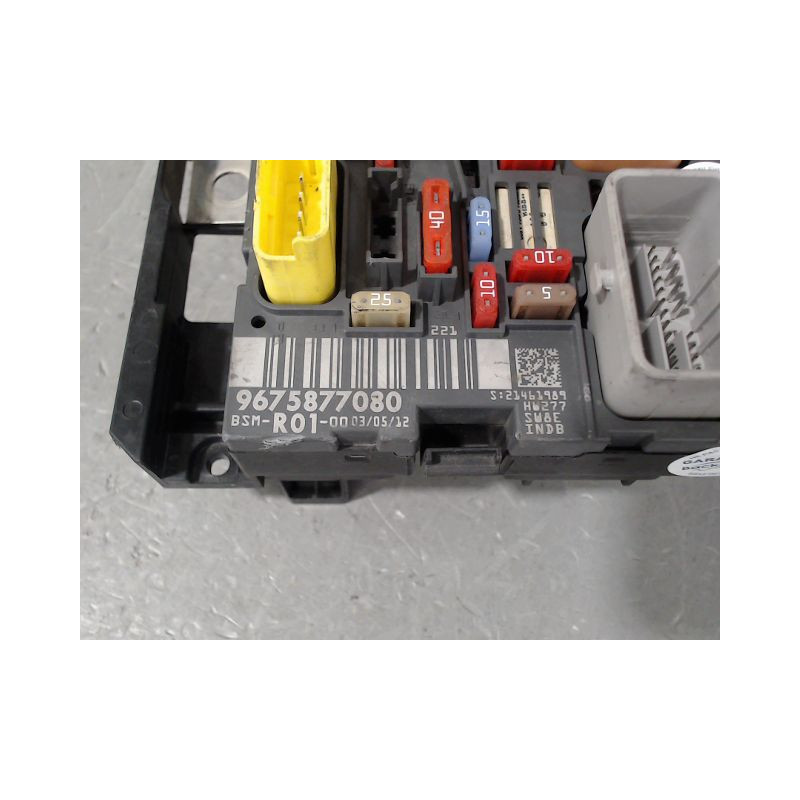 BOITE A FUSIBLES CITROEN C4 PICASSO