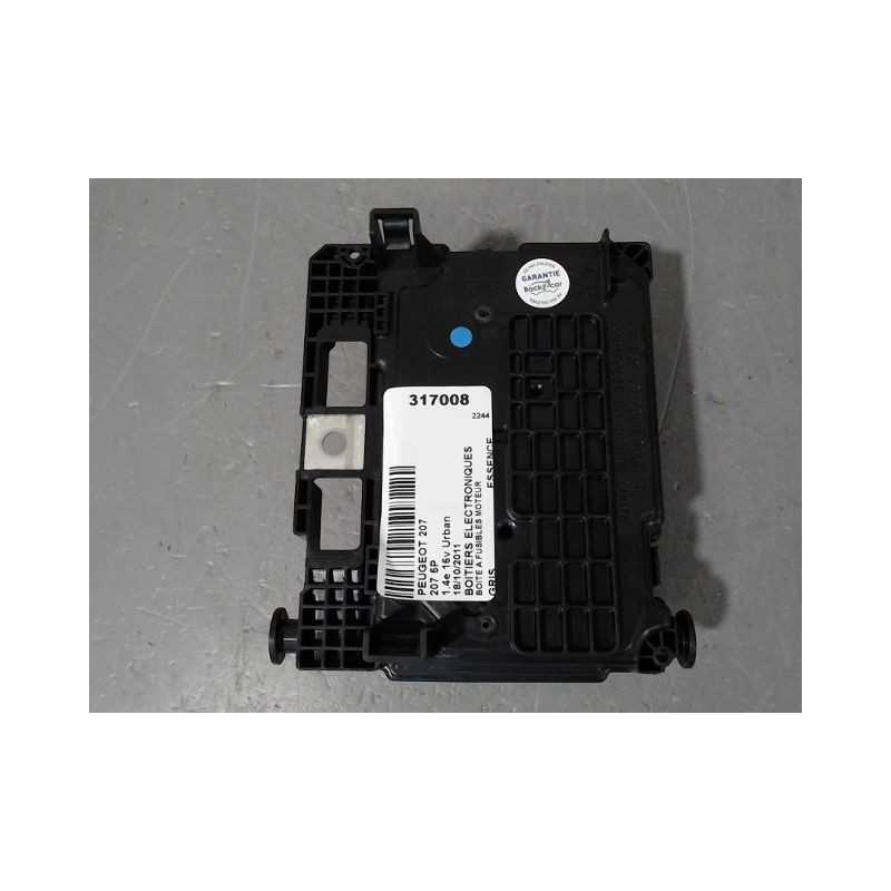 BOITE A FUSIBLES PEUGEOT 207 5P