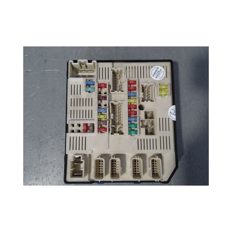 BOITE A FUSIBLES RENAULT LAGUNA III 2009-