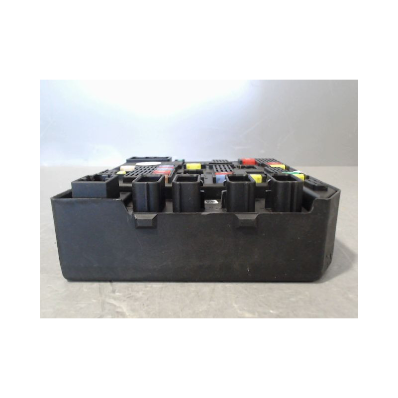 BOITE A FUSIBLES RENAULT SCENIC III 2009-