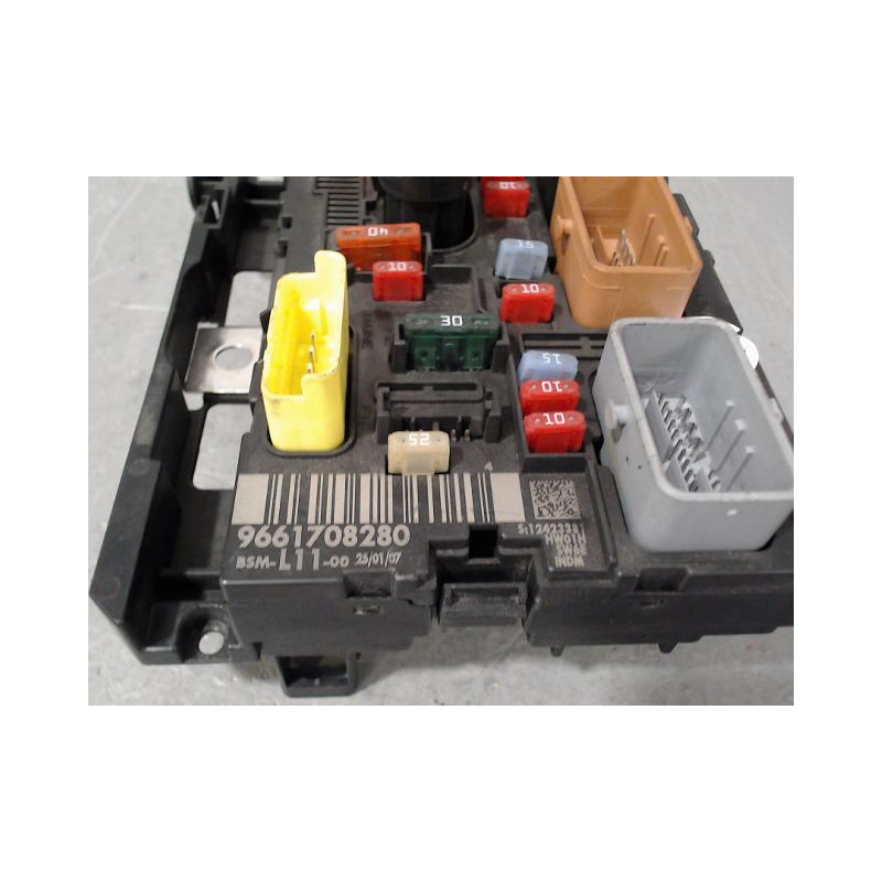 BOITE A FUSIBLES PEUGEOT 307 Phase 2 2005-2007
